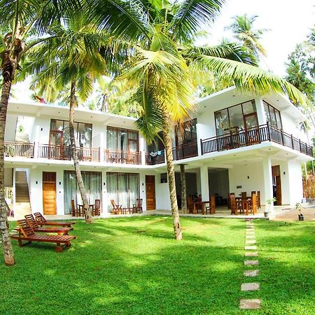 Bay Hiriketiya Hotel Диквела Екстериор снимка