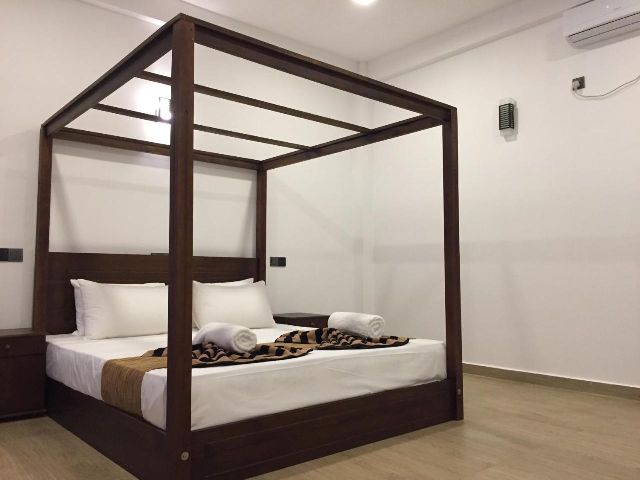 Bay Hiriketiya Hotel Диквела Екстериор снимка