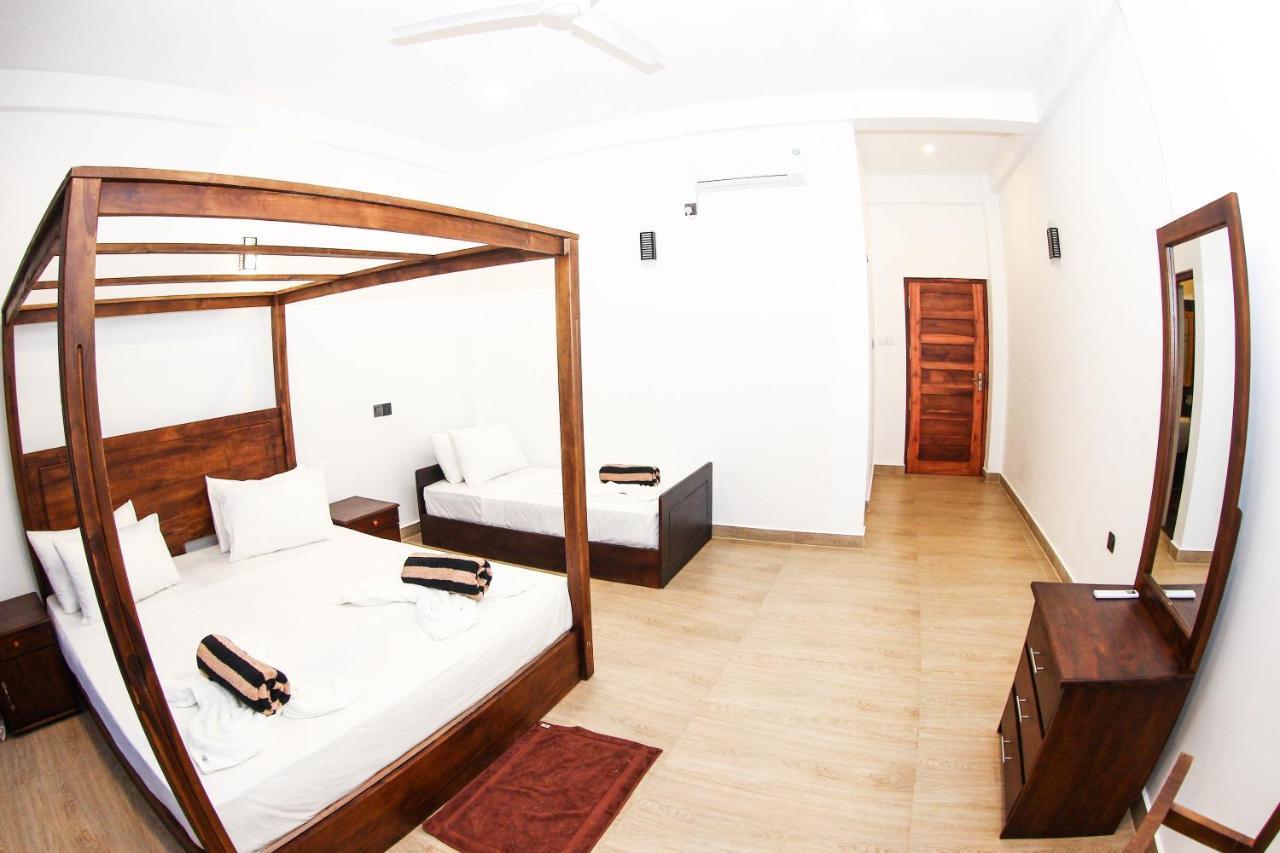 Bay Hiriketiya Hotel Диквела Екстериор снимка