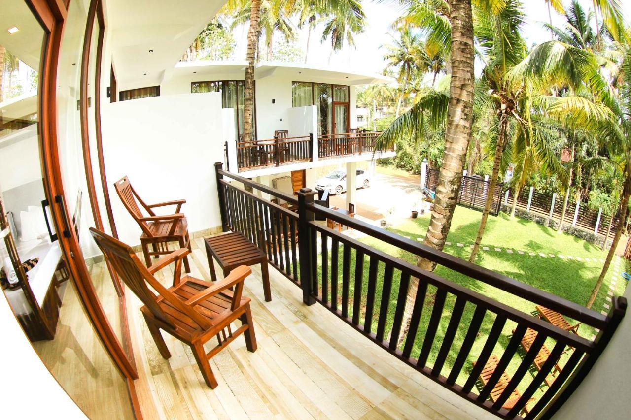 Bay Hiriketiya Hotel Диквела Екстериор снимка