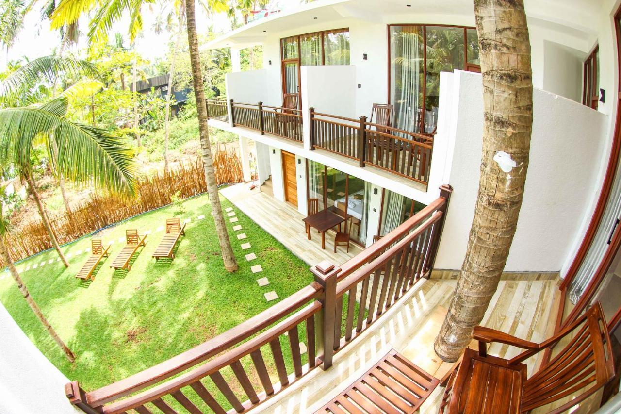 Bay Hiriketiya Hotel Диквела Екстериор снимка