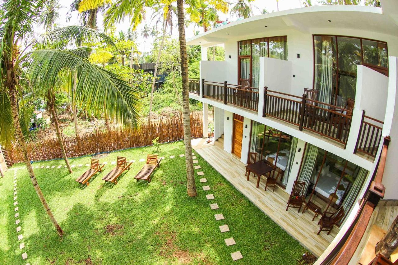 Bay Hiriketiya Hotel Диквела Екстериор снимка